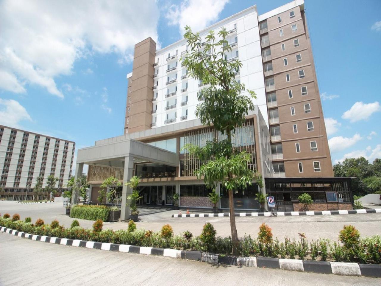 Reddoorz Apartment @ Malioboro City Adisucipto Maguwo Экстерьер фото