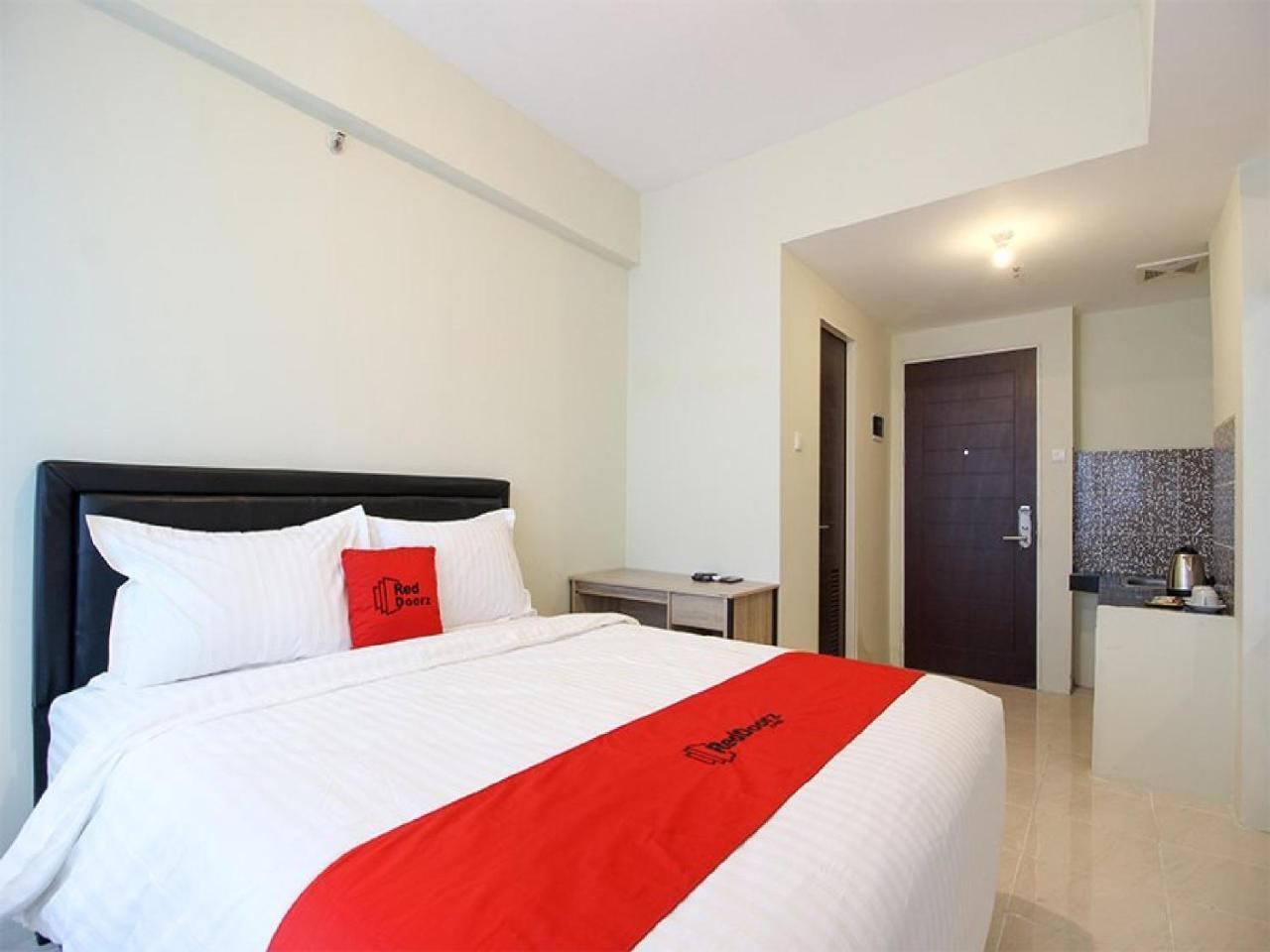 Reddoorz Apartment @ Malioboro City Adisucipto Maguwo Экстерьер фото